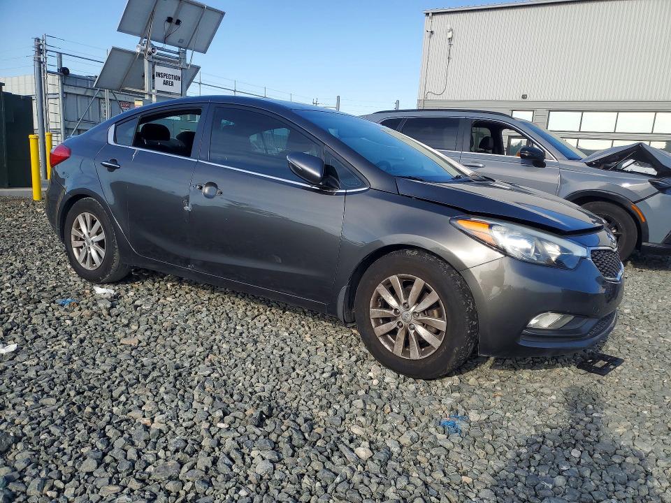 2014 Kia Forte VIN KNAFX4A85E5102385 COPART salvage auction — VANDALISM, Ca - Salvage Certificate, sold $525 on 2026-07-09 (photo 4)