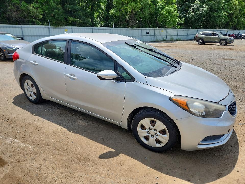 2016 Kia Forte VIN KNAFX4A67G5539564 COPART salvage auction — SIDE, La - Cert Of Title-Salvage, sold $550 on 2026-07-23 (photo 4)