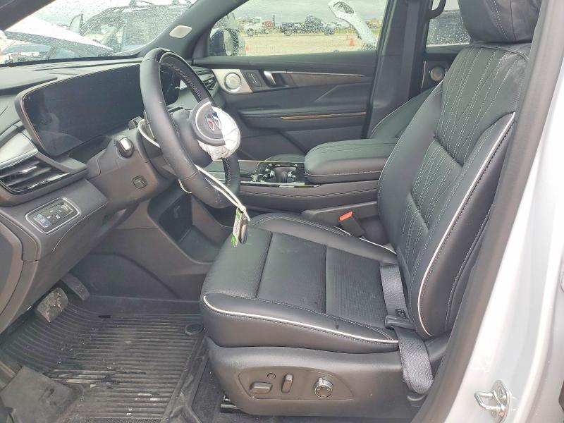 2026 Buick . VIN 5GAEVCKS5TJ221908 COPART salvage auction — FRONT END, Salvage Title, sold $23,000 on 2026-07-21 (photo 7)