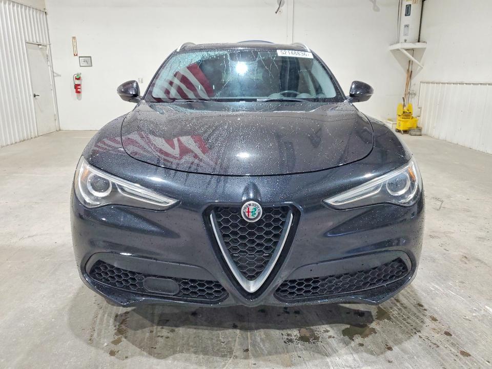 2018 Alfa romeo Stelvio VIN ZASFAKAN3J7C07432 COPART salvage auction — MINOR DENT/SCRATCHES, OK - CERTIFICATE OF TITLE, sold $6,300 on 2026-07-10 (photo 5)