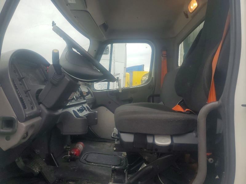 2023 Frht - freightliner VIN 3ALACWFCXPDNZ9348 COPART salvage auction — FRONT END, IA - CERT OF TITLE-SALVAGE TITLE, sold $20,300 on 2026-08-05 (photo 7)