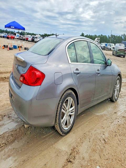 2015 Infiniti Q40 VIN JN1CV6AP1FM503408 COPART salvage auction — MINOR DENT/SCRATCHES, TX - CERTIFICATE OF TITLE, sold $700 on 2026-07-02 (photo 3)