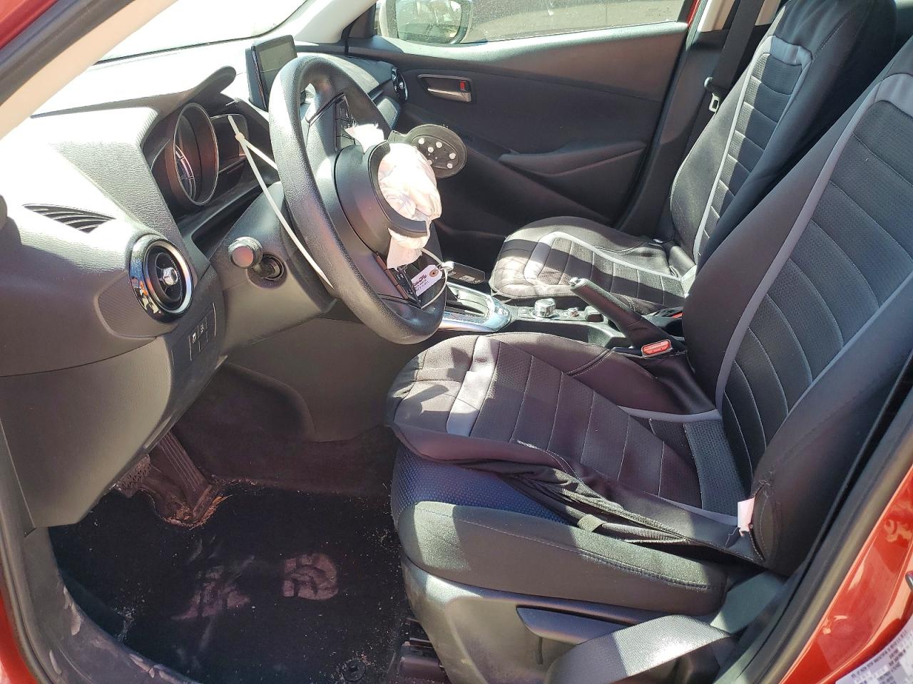 2020 Toyota Yaris VIN 3MYDLBJV9LY706586 COPART salvage auction — Front End, KS - CERT OF TITLE-SALVAGE, sold $2,200 on 2026-07-09 (photo 7)