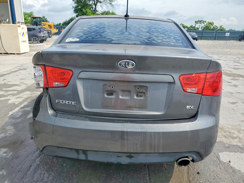 2013 Kia Forte VIN KNAFW4A31D5687228 COPART salvage auction — REAR END, Mo - Salvage Certificate Of Title, sold $175 on 2026-07-13 (photo 6)