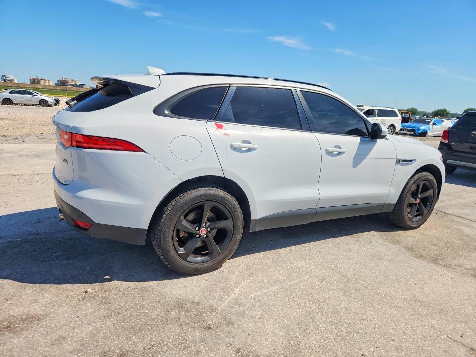 2017 Jaguar F-pace VIN SADCJ2BV1HA069546 COPART salvage auction — MINOR DENT/SCRATCHES, Tx - Salvage Vehicle Title, sold $2,450 on 2026-07-08 (photo 3)