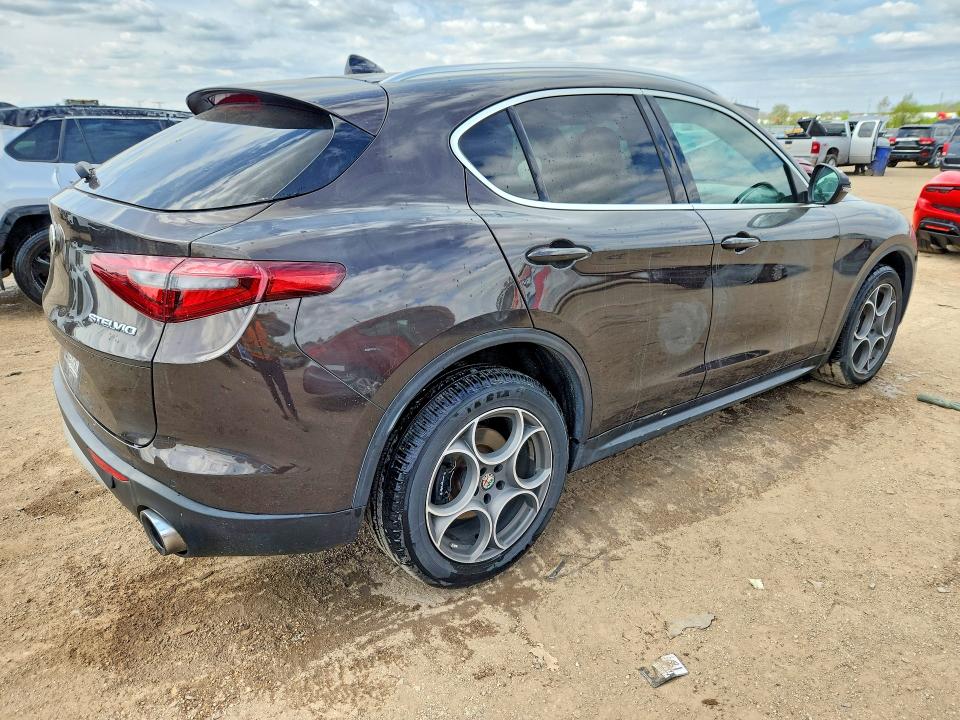 2018 Alfa romeo Stelvio VIN ZASFAKAN0J7C05198 COPART salvage auction — HAIL, Il - Salvage Certificate, sold $3,800 on 2026-07-14 (photo 3)