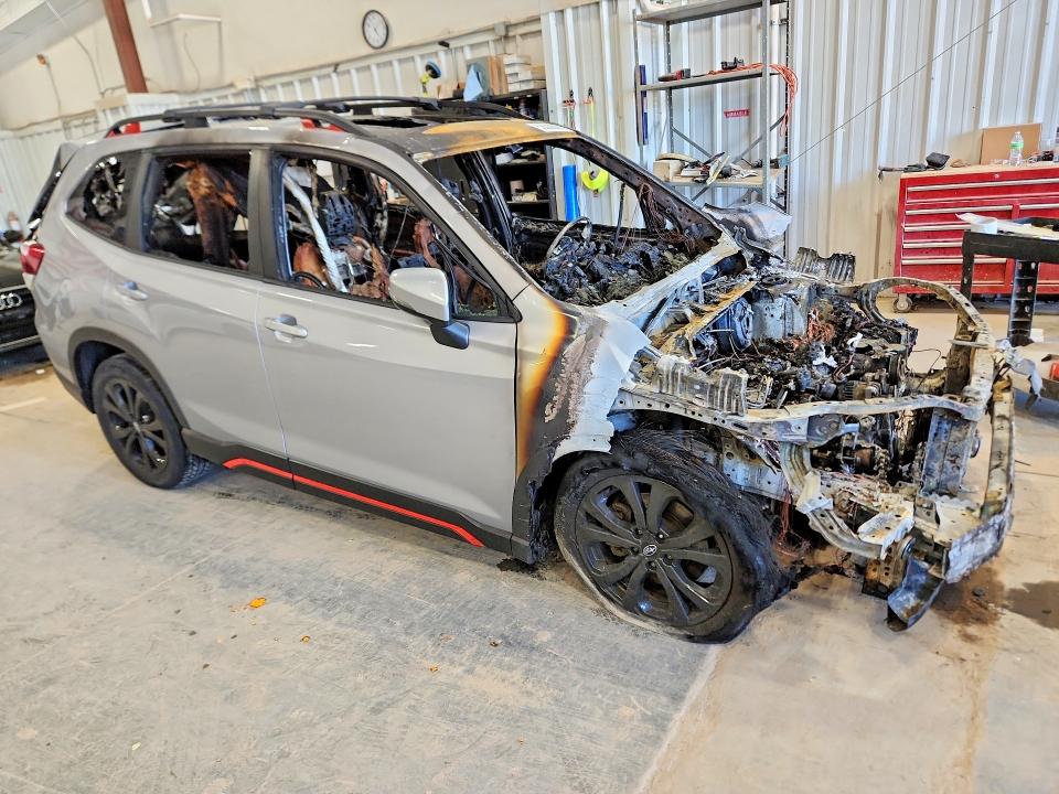 2021 Subaru Forester VIN JF2SKARC6MH454168 COPART salvage auction — BURN, WI - JUNKED VEHICLE BILL OF SALE, sold $300 on 2026-07-15 (photo 4)