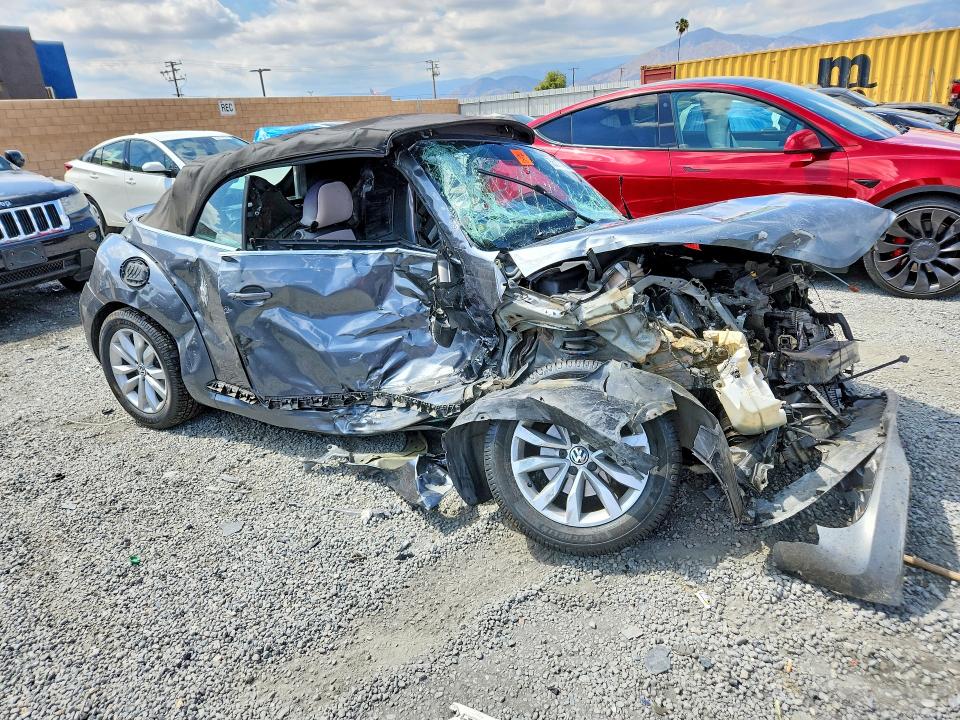 2015 Volkswagen Beetle VIN 3VW5A7ATXFM817094 COPART salvage auction — FRONT END, Salvage Title, sold $175 on 2026-07-22 (photo 4)