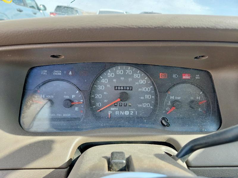 2002 Mercury Grand marquis VIN 2MEFM74W62X633577 COPART salvage auction — FRONT END, Ut - Certificate Of Title, sold $475 on 2026-07-10 (photo 9)