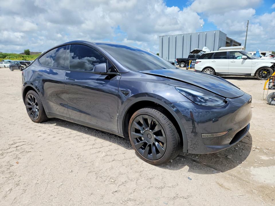 2024 Tesla Model y VIN 7SAYGDEDXRF190652 COPART salvage auction — FRONT END, Fl - Certificate Of Destruction, sold $2,850 on 2026-07-30 (photo 4)