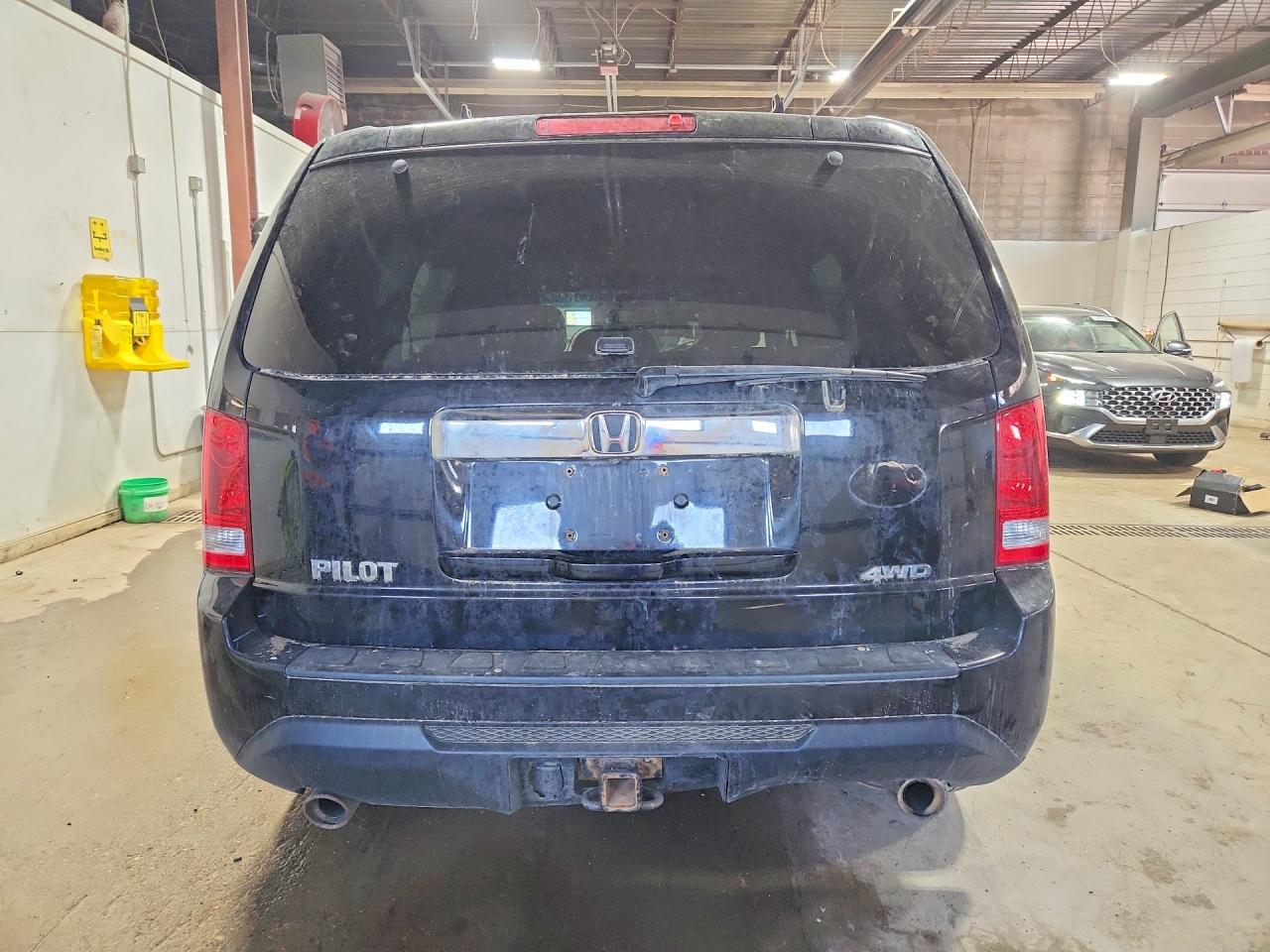 2015 Honda Pilot VIN 5FNYF4H57FB022712 COPART salvage auction — Undercarriage, MN - CERT OF TITLE-SALVAGE, sold $750 on 2026-07-09 (photo 6)