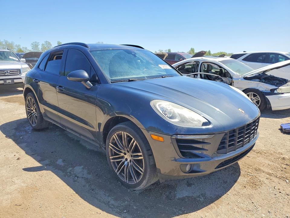 2017 Porsche Macan VIN WP1AB2A56HLB15523 COPART salvage auction — WATER/FLOOD, Il - Salvage Certificate, sold $5,300 on 2026-08-11 (photo 4)