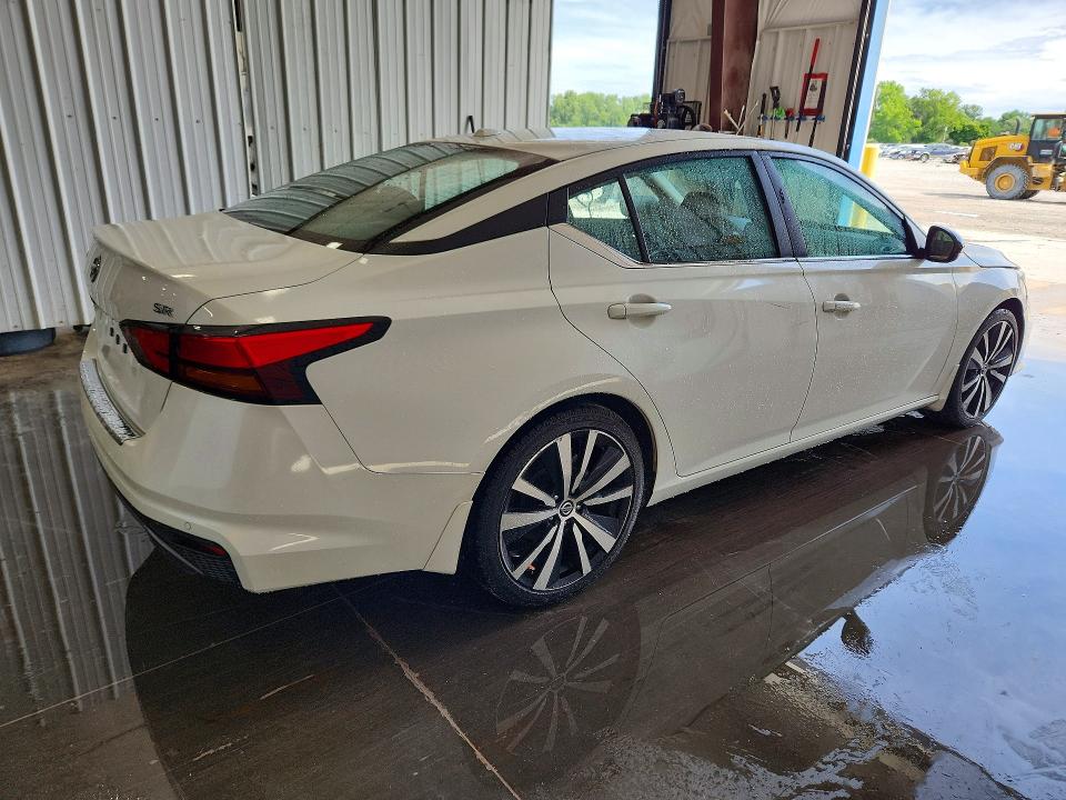 2022 Nissan Altima VIN 1N4BL4CV6NN347282 COPART salvage auction — MINOR DENT/SCRATCHES, MO - CERTIFICATE OF TITLE, sold $13,500 on 2026-07-09 (photo 3)