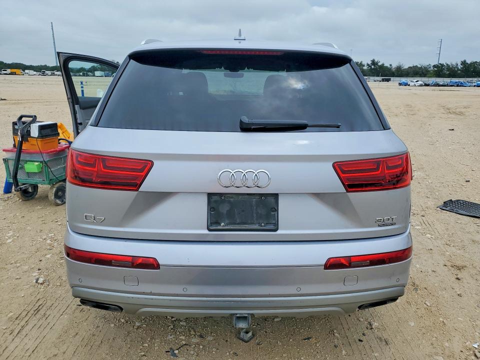 2017 Audi Q7 VIN WA1AAAF75HD014762 COPART salvage auction — FRONT END, Tx - Salvage Vehicle Title, sold $2,400 on 2026-07-09 (photo 6)