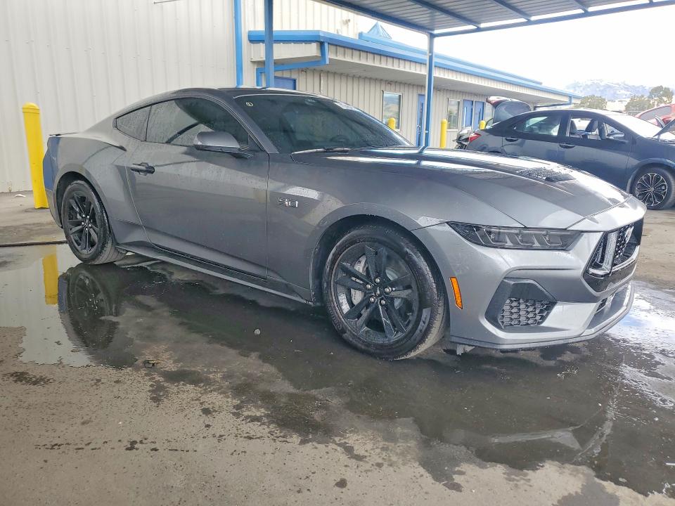 2025 Ford Mustang VIN 1FA6P8CF4S5417878 COPART salvage auction — MINOR DENT/SCRATCHES, Ca - Certificate Of Title, sold $38,750 on 2026-07-09 (photo 4)