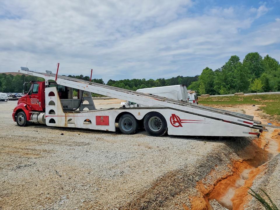 2012 International Prostar VIN 1HSDESJNXCJ560915 COPART salvage auction — MINOR DENT/SCRATCHES, GA - CERTIFICATE OF TITLE, sold $15,000 on 2026-07-13 (photo 2)