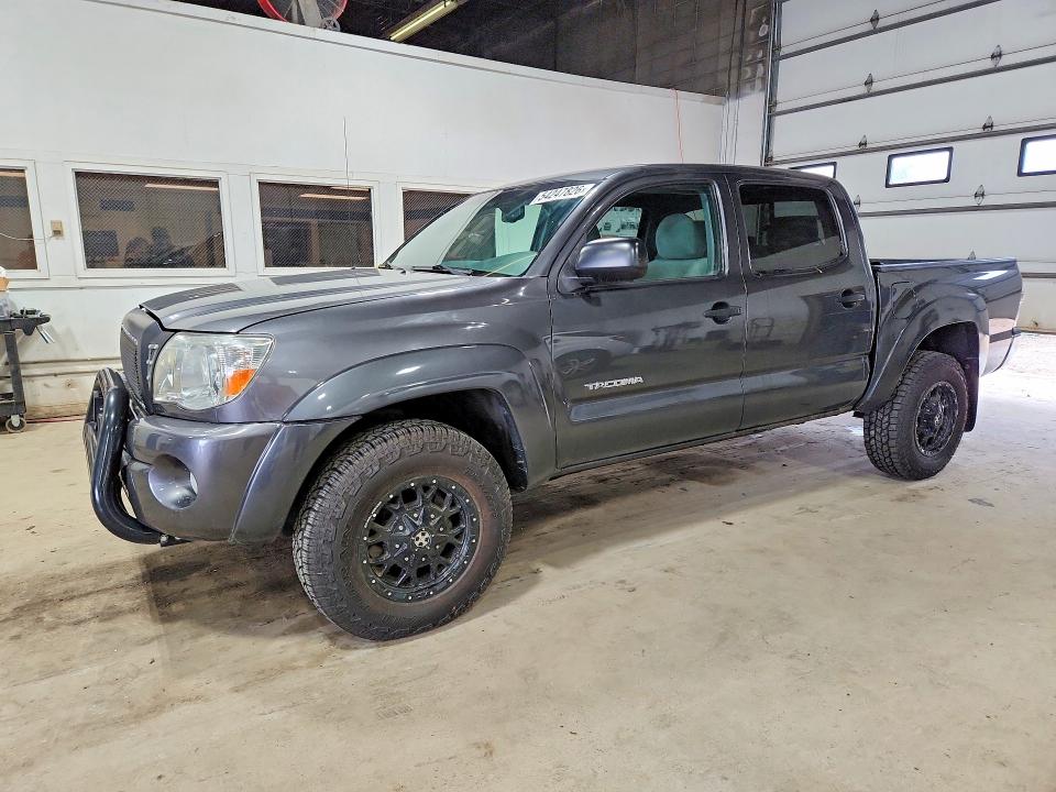 2011 Toyota Tacoma VIN 3TMLU4EN0BM064472 COPART salvage auction — MINOR DENT/SCRATCHES, MN - CERTIFICATE OF TITLE, sold $7,200 on 2026-07-09 (photo 1)