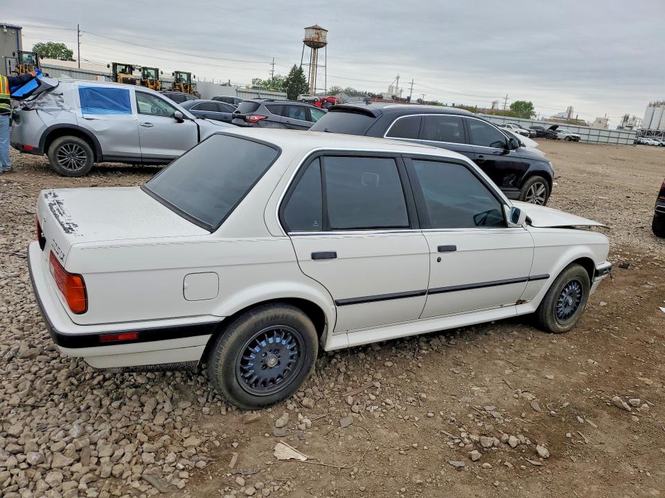 1990 BMW 3er VIN WBAAE9313LED64273 COPART salvage auction — ENGINE BURN, Il - Salvage Certificate, sold $2,100 on 2026-07-08 (photo 3)