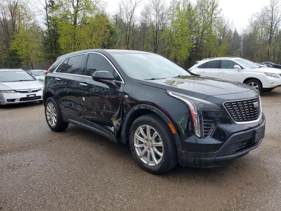 2019 Cadillac Xt4 VIN 1GYAZAR46KF178544 COPART salvage auction — SIDE, On - Permit No Brand - Unfit, sold $7,400 on 2026-07-14 (photo 4)