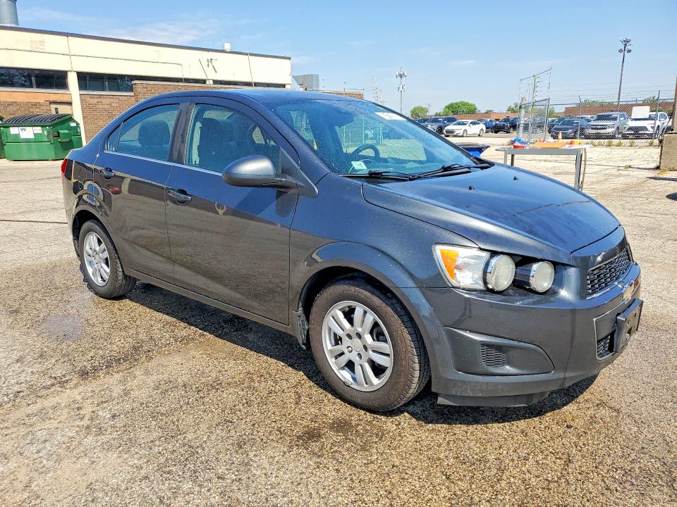2016 Chevrolet SONIC VIN 1G1JC5SB3G4112326 COPART salvage auction — MINOR DENT/SCRATCHES, IL - CERT OF TITLE-CORRECTED, sold $625 on 2026-07-09 (photo 4)
