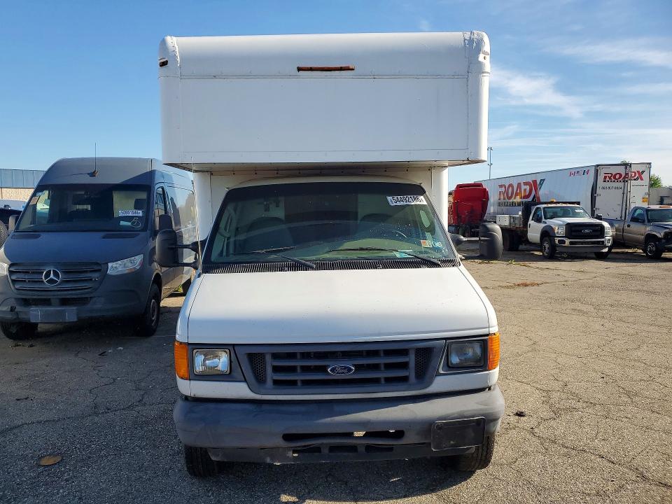 2007 Ford E-450 VIN 1FDXE45P27DA56002 COPART salvage auction — MINOR DENT/SCRATCHES, Mi - Cert Of Title-Rebuilt Salvage (P), sold $725 on 2026-07-07 (photo 5)