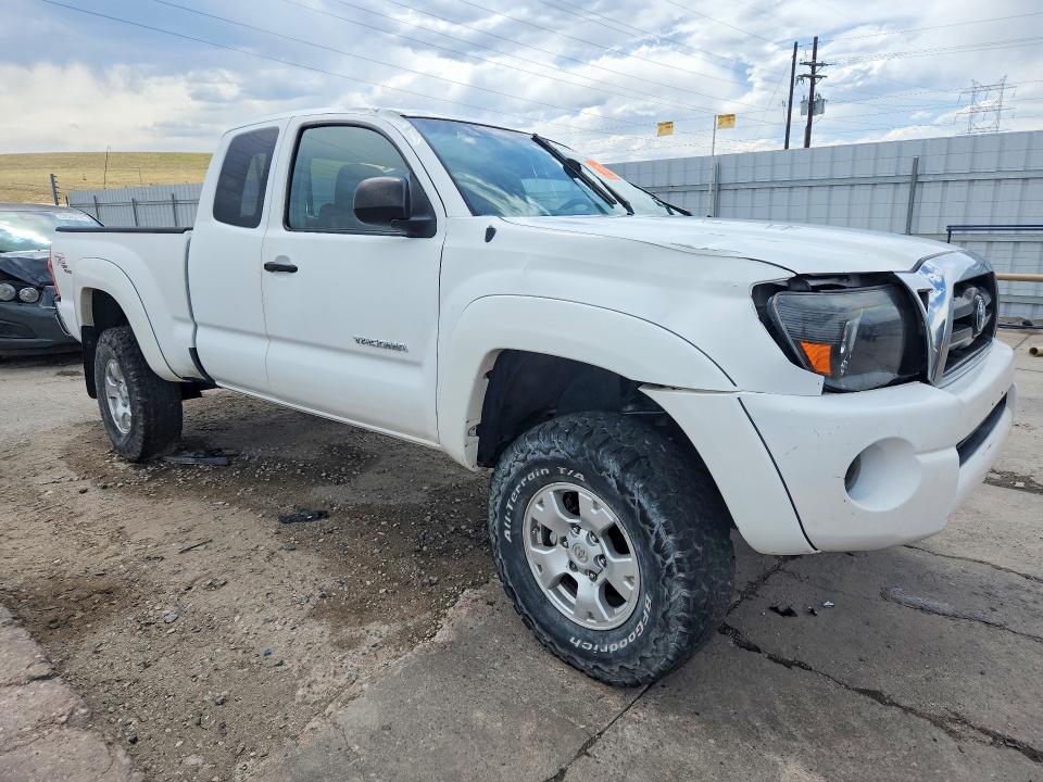2006 Toyota Tacoma VIN 5TEUU42N36Z232526 COPART salvage auction — ROLLOVER, Co - Non-Repairable Cert Of Title, sold $275 on 2026-07-27 (photo 4)