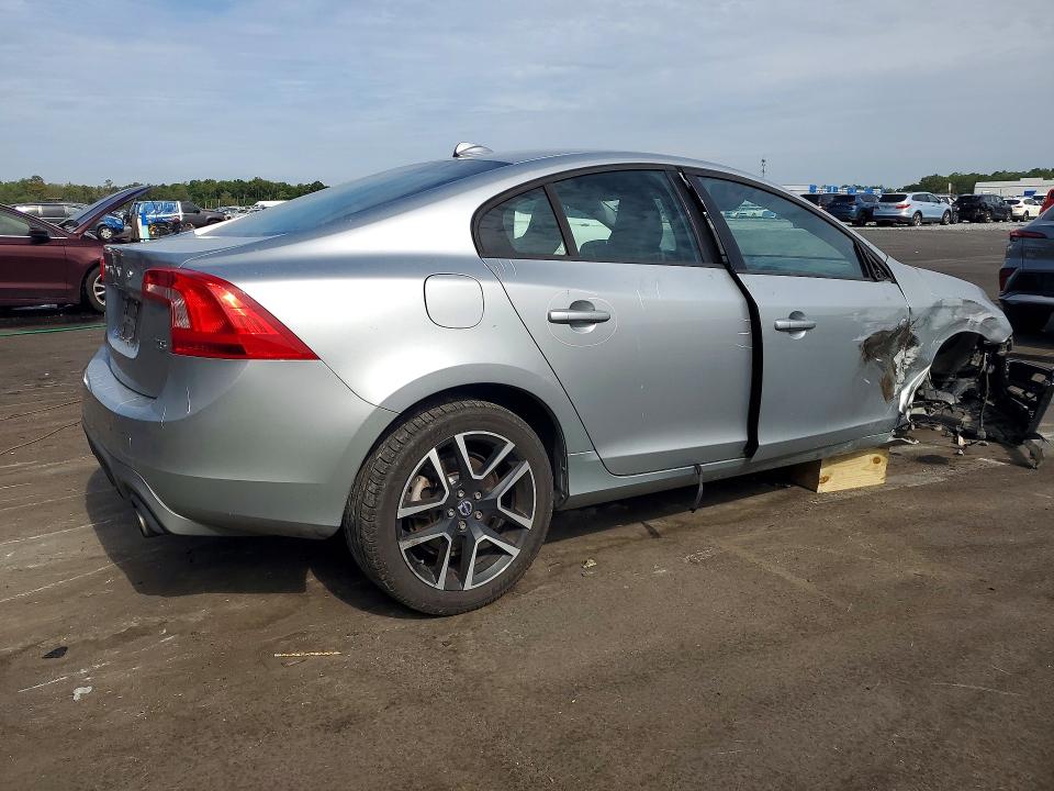 2017 Volvo VIN YV126MFL2H2421552 COPART salvage auction — FRONT END, Fl - Cert Of Title Slvg Rebuildable, sold $400 on 2026-07-08 (photo 3)
