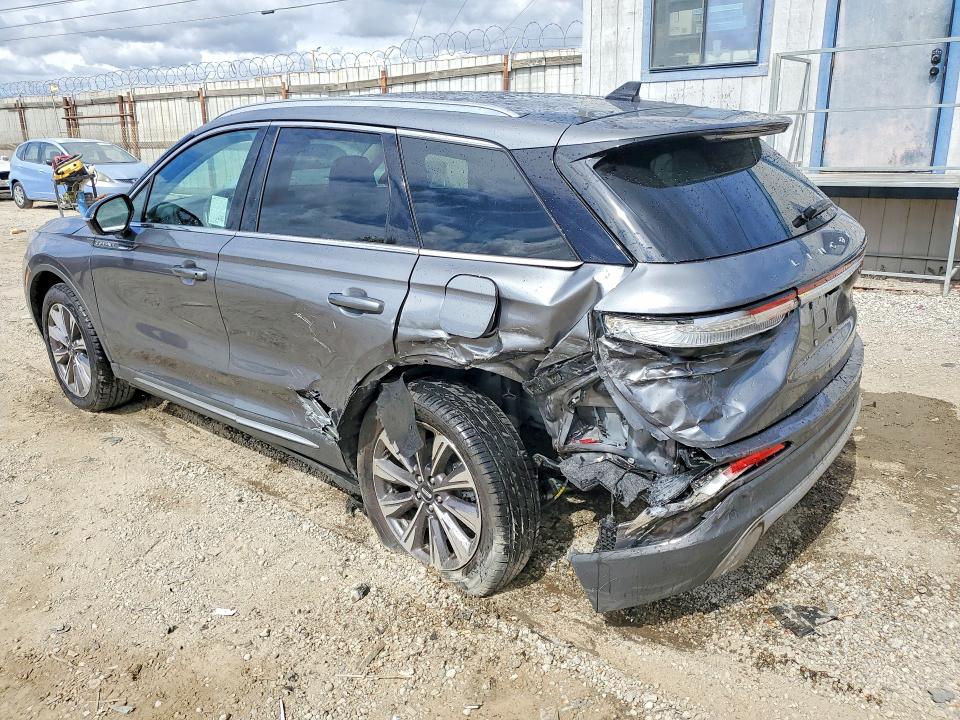 2022 Lincoln VIN 5LMCJ2C98NUL21311 COPART salvage auction — REAR END, Ca - Salvage Certificate, sold $3,900 on 2026-07-02 (photo 2)
