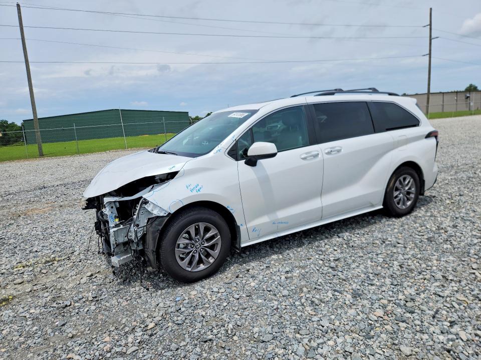 2025 Toyota Sienna VIN 5TDYRKEC3SS264868 COPART salvage auction — FRONT END, Ga - Cert Of Title-Salvage, sold $14,500 on 2026-07-28 (photo 1)