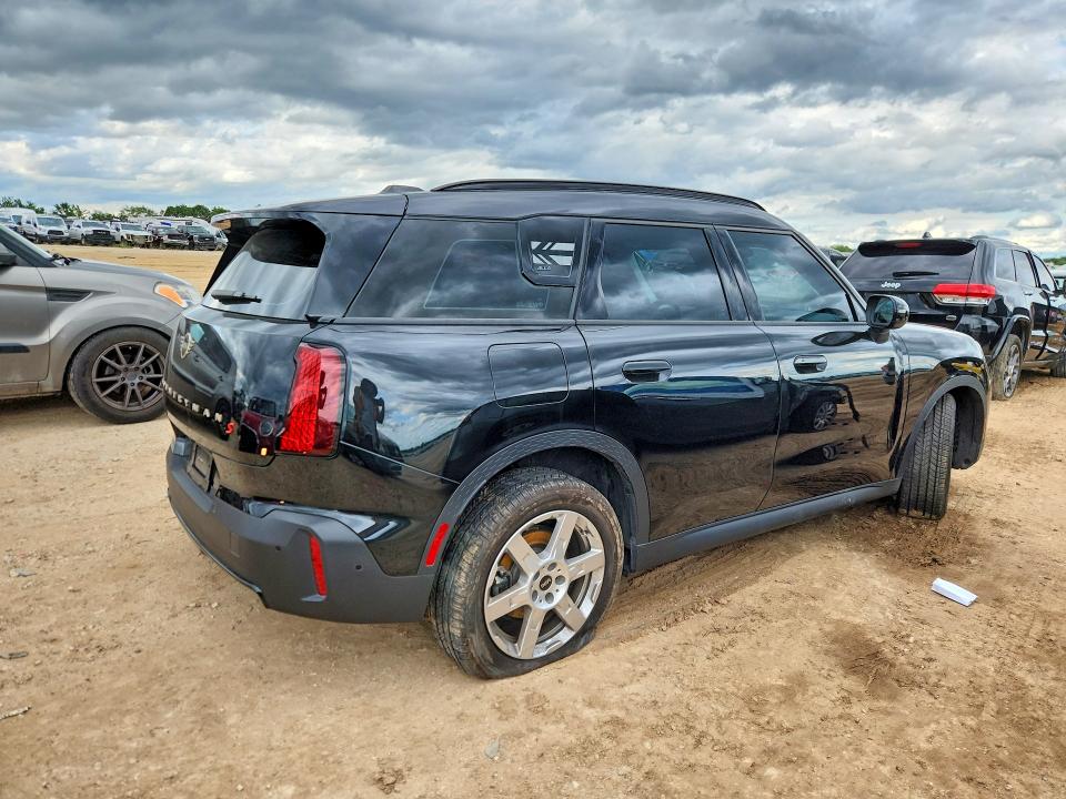 2025 Mini Cooper VIN WMZ23GA03S7P95403 COPART salvage auction — UNDERCARRIAGE, Tx - Salvage Vehicle Title, sold $7,700 on 2026-07-23 (photo 3)