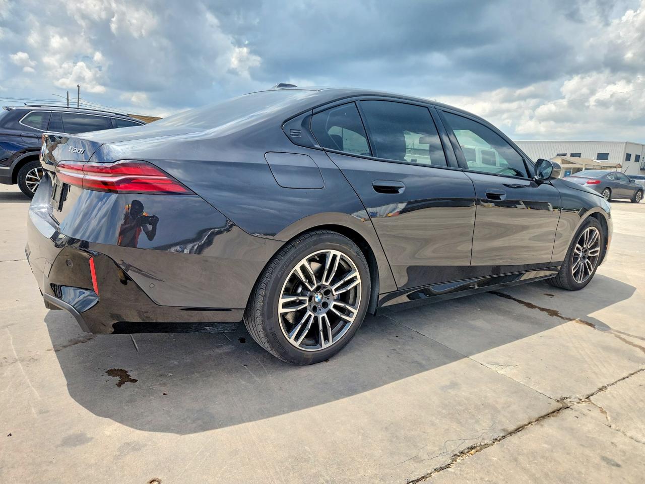 2025 BMW 5 Series VIN WBA43FJ03SCU14981 COPART salvage auction — Vandalized, TX - SALVAGE VEHICLE TITLE, sold $34,750 on 2026-08-06 (photo 3)