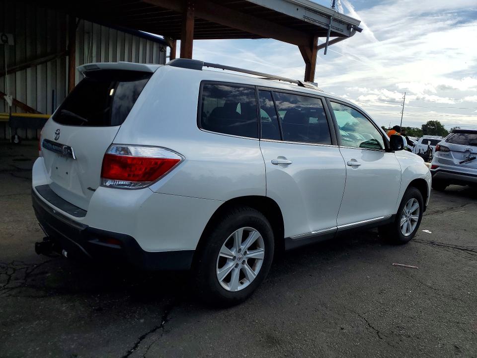 2012 Toyota Highlander VIN 5TDBK3EH3CS172687 COPART salvage auction — UNDERCARRIAGE, Co - Salvage Title, sold $275 on 2026-07-14 (photo 3)