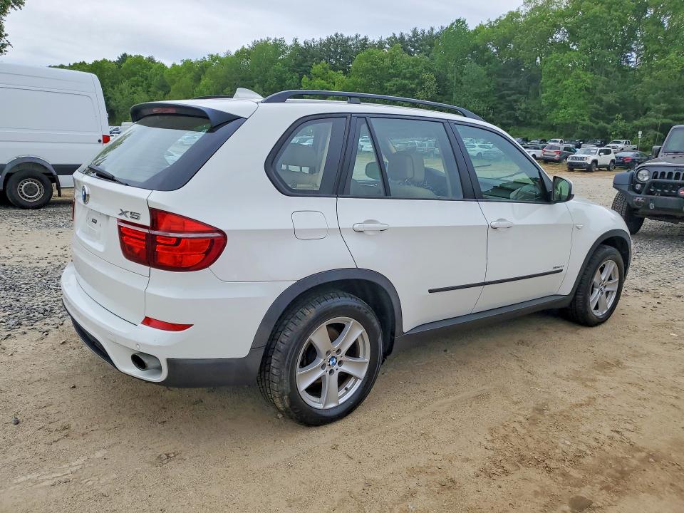 2012 BMW X5 VIN 5UXZV4C51CL755019 COPART salvage auction — MINOR DENT/SCRATCHES, Nh - Certificate Of Title, sold $1,800 on 2026-07-29 (photo 3)