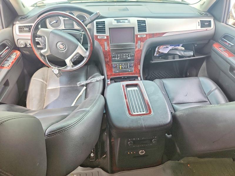 2013 Cadillac Escalade VIN 1GYS4CEF9DR176830 COPART salvage auction — WATER/FLOOD, Ky - Cert Of Title-Salvage, sold $1,700 on 2026-07-09 (photo 8)
