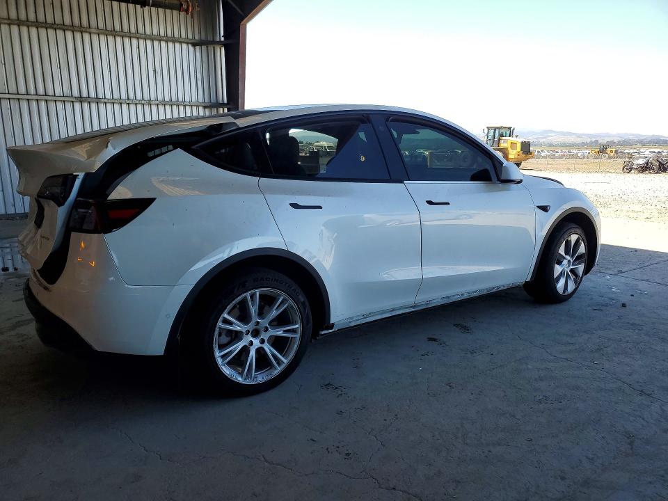 2021 Tesla VIN 5YJYGDEE0MF240506 COPART salvage auction — REAR END, Salvage Title, sold $8,400 on 2026-07-13 (photo 3)