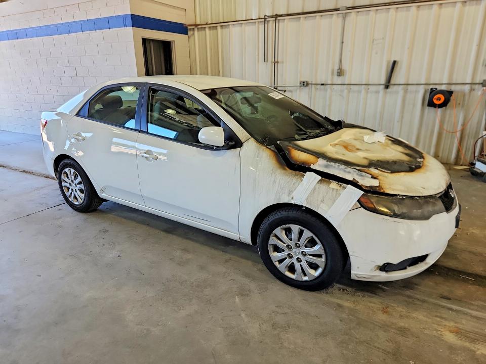 2012 Kia Forte VIN KNAFT4A28C5486215 COPART salvage auction — Burn Engine, Va - Cert Of Title - Salvage, sold $325 on 2026-07-10 (photo 4)