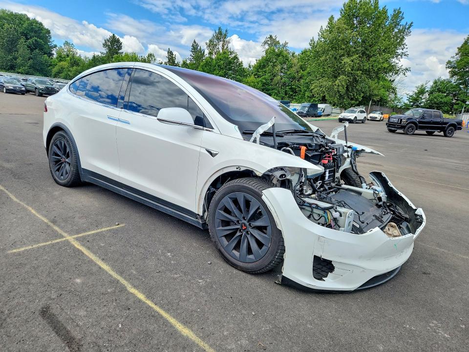 2017 Tesla Model x VIN 5YJXCBE20HF055203 COPART salvage auction — FRONT END, Or - Salvage Title Certificate, sold $6,600 on 2026-07-06 (photo 4)