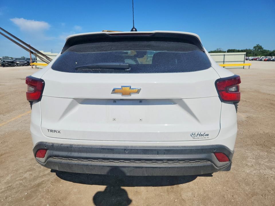 2025 Chevrolet Trax VIN KL77LFEP9SC322858 COPART salvage auction — HAIL, Ks - Cert Of Title-Salvage, sold $8,400 on 2026-07-08 (photo 6)