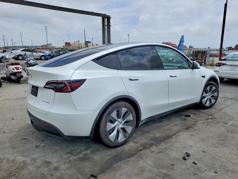 2020 Tesla Model y VIN 5YJYGDEE0LF031894 COPART salvage auction — FRONT END, Ca - Salvage Certificate, sold $8,500 on 2026-07-08 (photo 3)