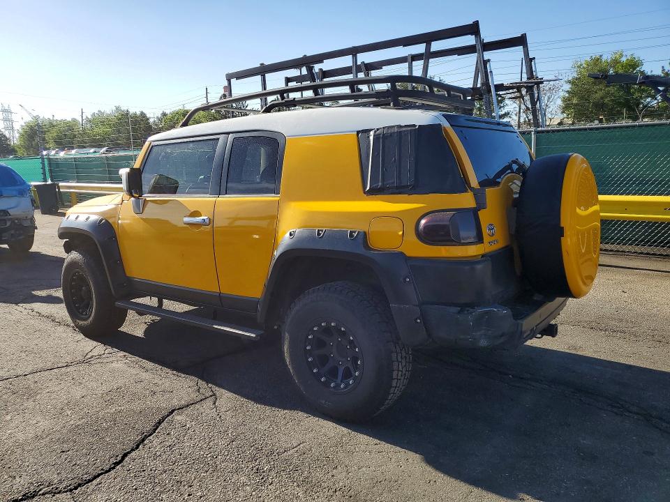 2008 Toyota Fj cruiser VIN JTEBU11F08K055646 COPART salvage auction — BIOHAZARD/CHEMICAL, Co - Public - Salvage Title, sold $2,200 on 2026-07-21 (photo 2)