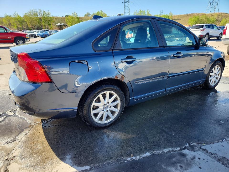 2009 Volvo S40 VIN YV1MS382492432069 COPART salvage auction — SIDE, Co - Public - Salvage Title, sold $525 on 2026-07-13 (photo 3)