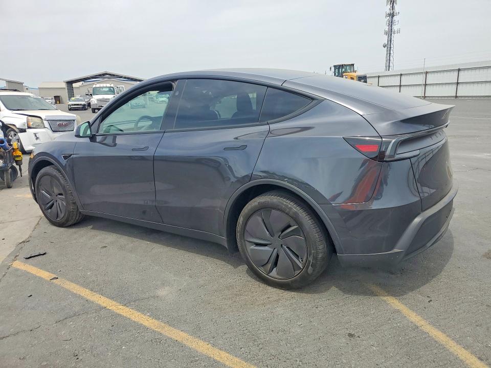 2026 Tesla Model y VIN 7SAYGDEDXTF627508 COPART salvage auction — SIDE, Salvage Title, sold $22,300 on 2026-07-20 (photo 2)