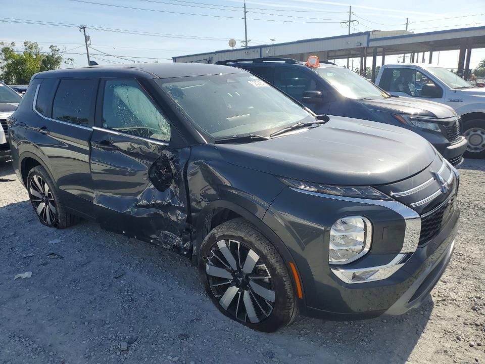 2025 Mitsubishi VIN JA4J4VA81SZ057679 COPART salvage auction — SIDE, Fl - Certificate Of Title, sold $15,800 on 2026-07-24 (photo 4)