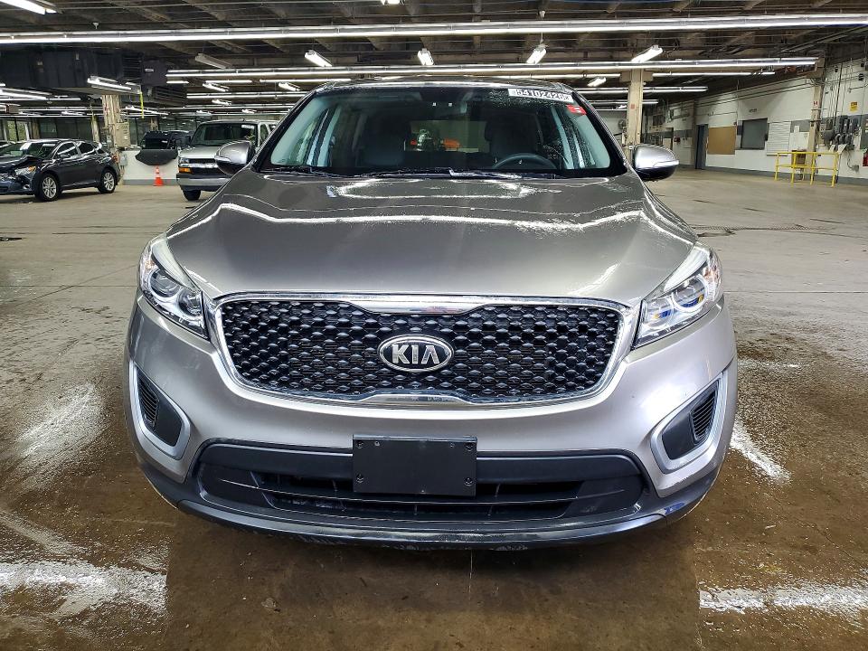 2017 Kia Sorento VIN 5XYPG4A31HG196255 COPART salvage auction — MINOR DENT/SCRATCHES, Il - Certificate Of Title, sold $1,850 on 2026-07-14 (photo 5)