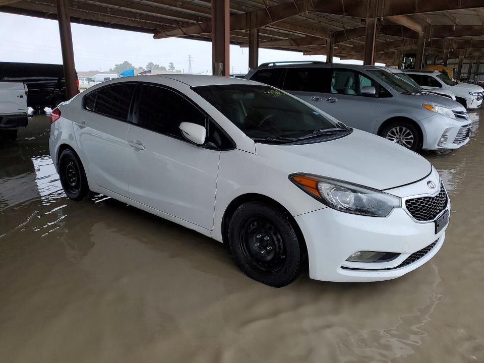 2016 Kia Forte VIN KNAFX4A66G5522500 COPART salvage auction — NORMAL WEAR, Tx - Certificate Of Title, sold $1,750 on 2026-07-07 (photo 4)
