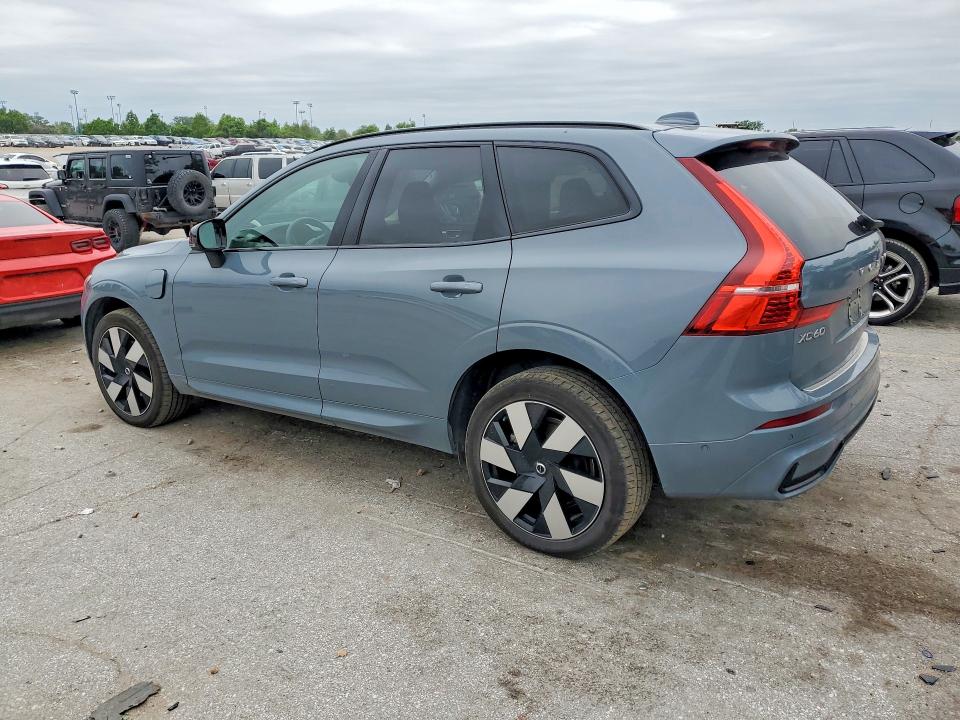2024 Volvo Xc60 VIN YV4H60DL3R1924720 COPART salvage auction — SIDE, Salvage Title, sold $2,200 on 2026-07-21 (photo 2)