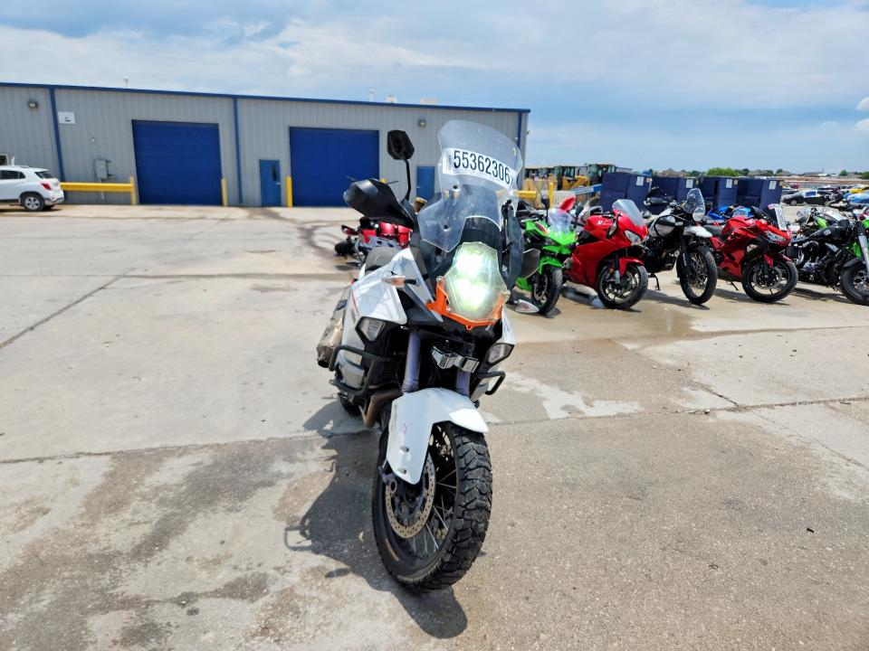 2015 Ktm VIN VBKV59406FM925775 COPART salvage auction — SIDE, Tx - Salvage Vehicle Title, sold $1,700 on 2026-07-02 (photo 2)