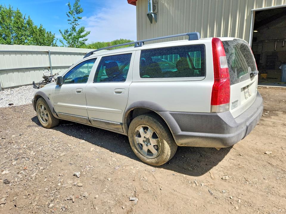 2004 Volvo Xc70 VIN YV1SZ59H941141325 COPART salvage auction — SIDE, Vt - Cert Of Title-Salvage Vehicle, sold $550 on 2026-08-03 (photo 2)