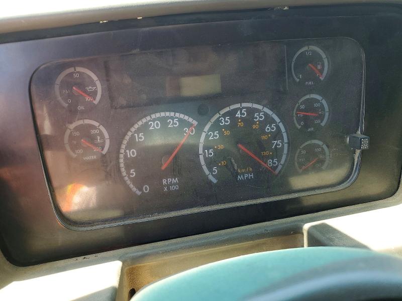 2009 Sterling truck VIN 2FZHAZCV09AAD7936 COPART salvage auction — Burn Engine, IA - CERT OF TITLE-SALVAGE TITLE, sold $5,000 on 2026-07-22 (photo 8)