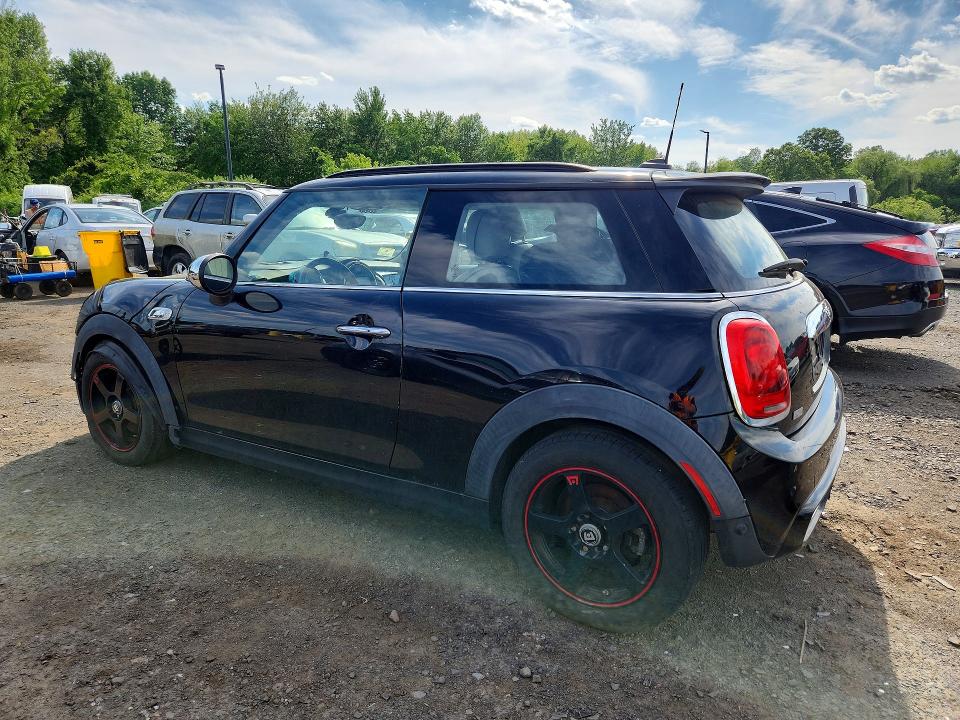 2017 Mini Cooper VIN WMWXP7C31H2A45988 COPART salvage auction — MINOR DENT/SCRATCHES, Ma - Certificate Of Title, sold $3,850 on 2026-07-10 (photo 2)